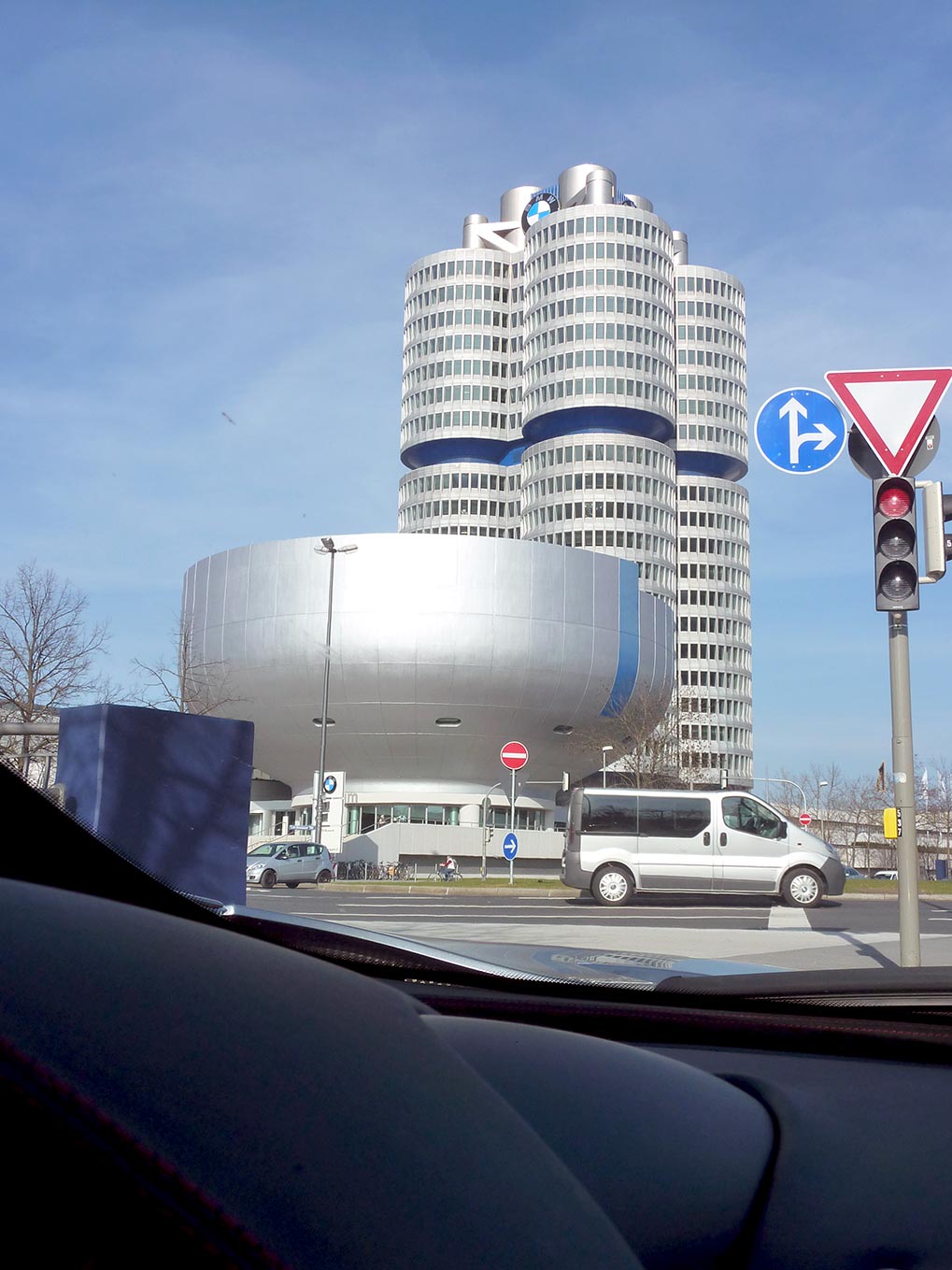 BMW Museum вид из SLR