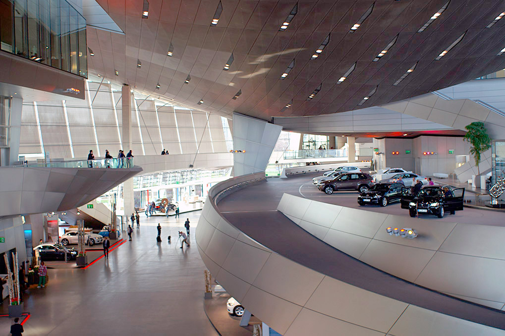 BMW Museum внутри BMW Welt